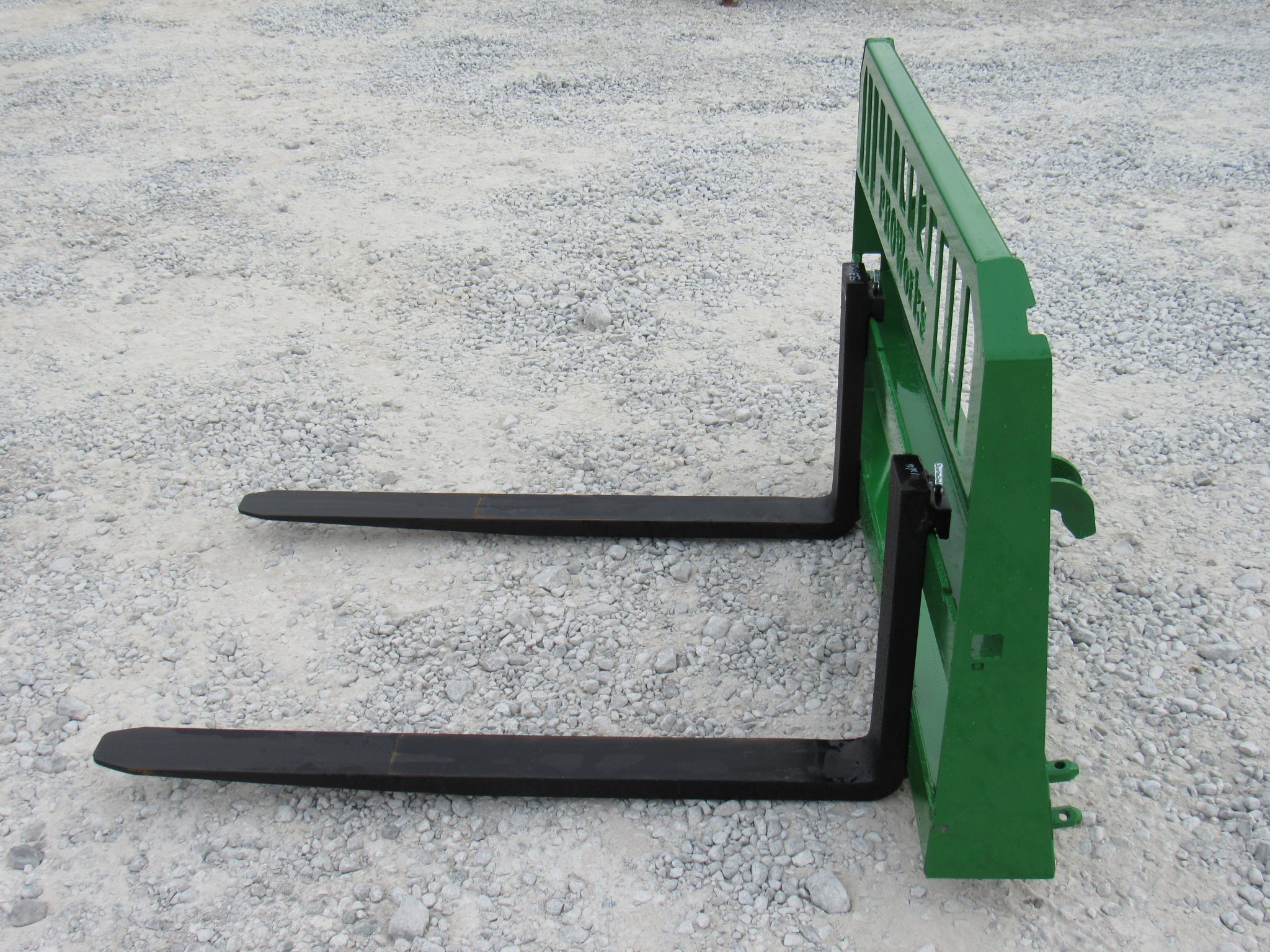 Heavy Duty Pallet Fork Frame with 48″ 4,000 Pound Pallet Forks Fits