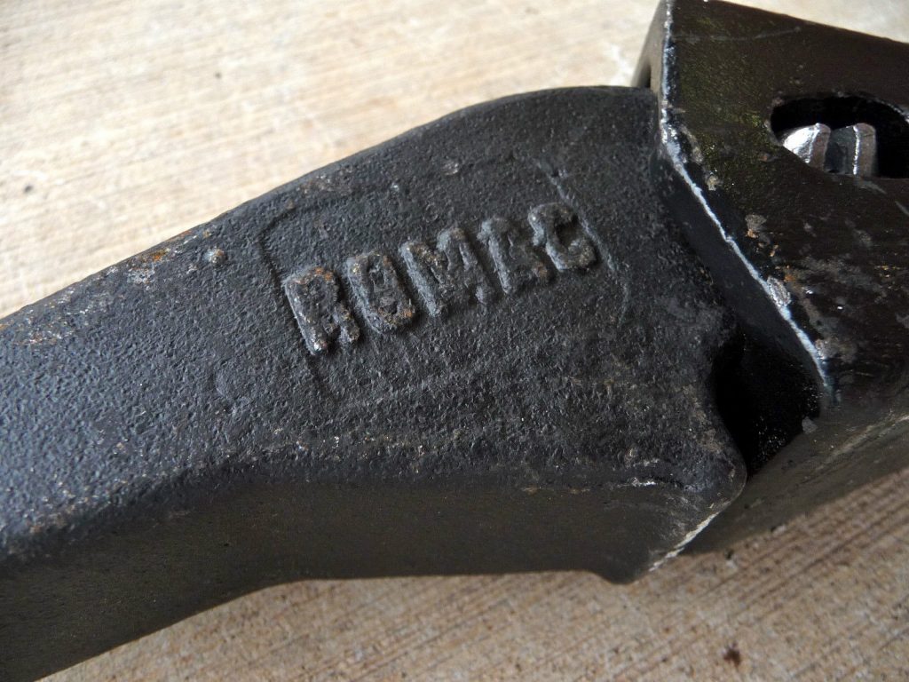 Weld on Style Cast Bucket Tooth and Shank Skid Steer Attachment Depot