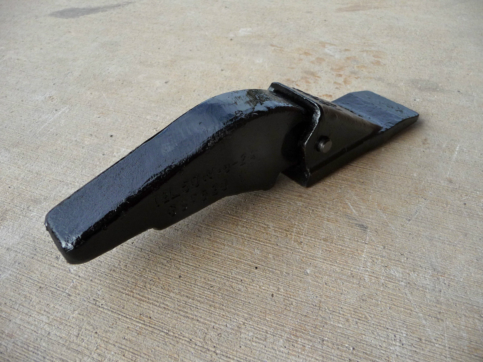 Pengo 20AH Weld On Cast Bucket Tooth Assembly Skid Steer Attachment Depot