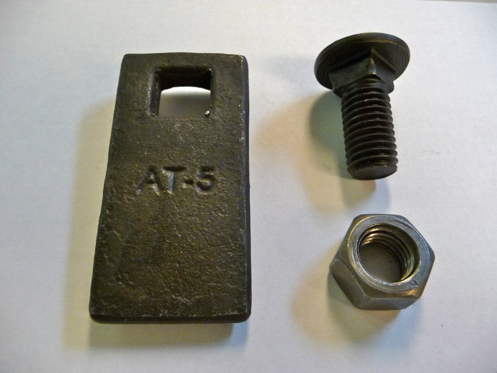 thumbnail image 2 of 25 Pack Square Hole Auger Teeth With Hardware - Replacement For SQ58-58PB, AT-5, Fits Various Augers 2 of 5