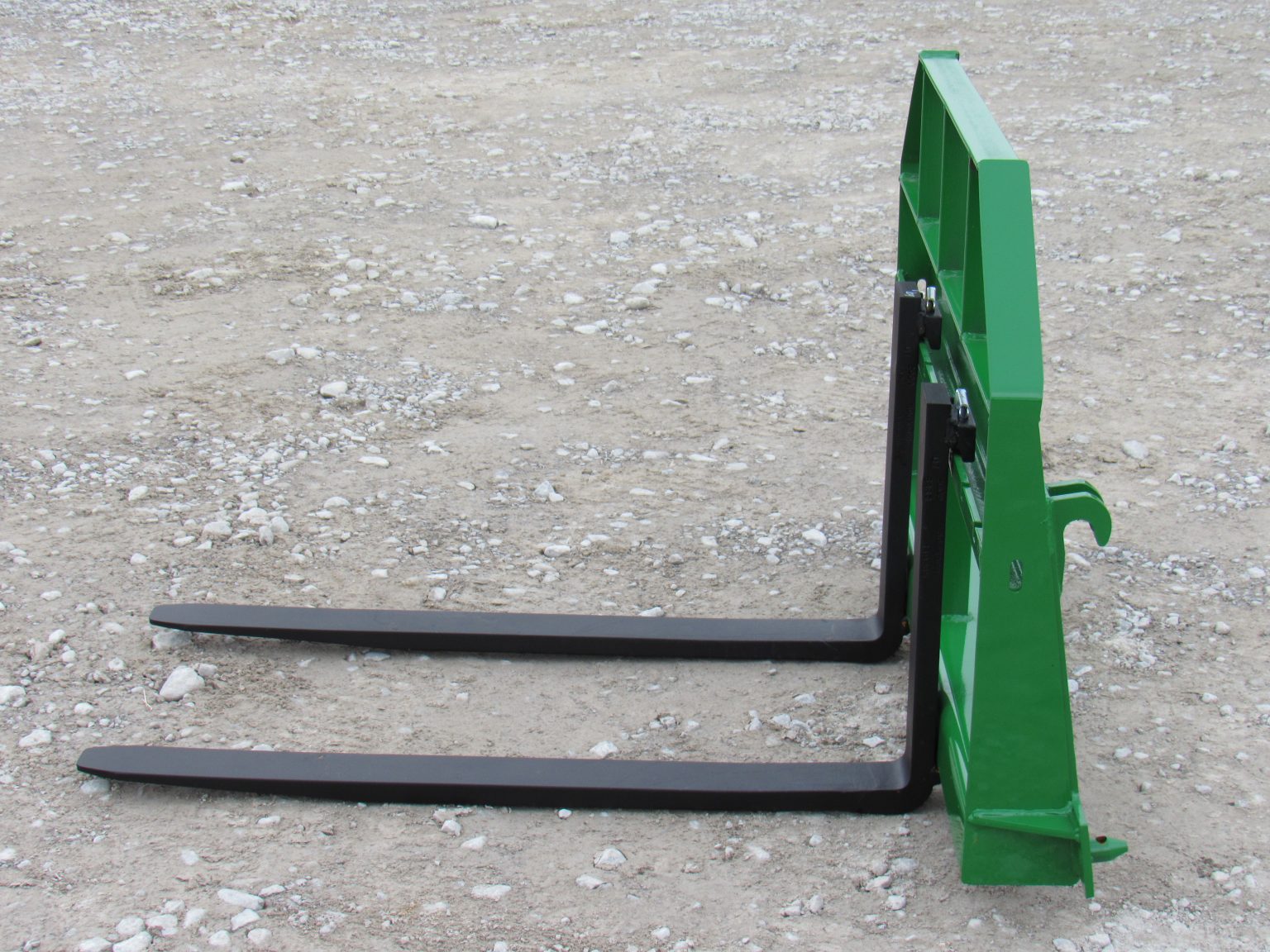 Compact Tractor Pallet Fork Frame with 42″ 2,200 Pound Pallet Forks