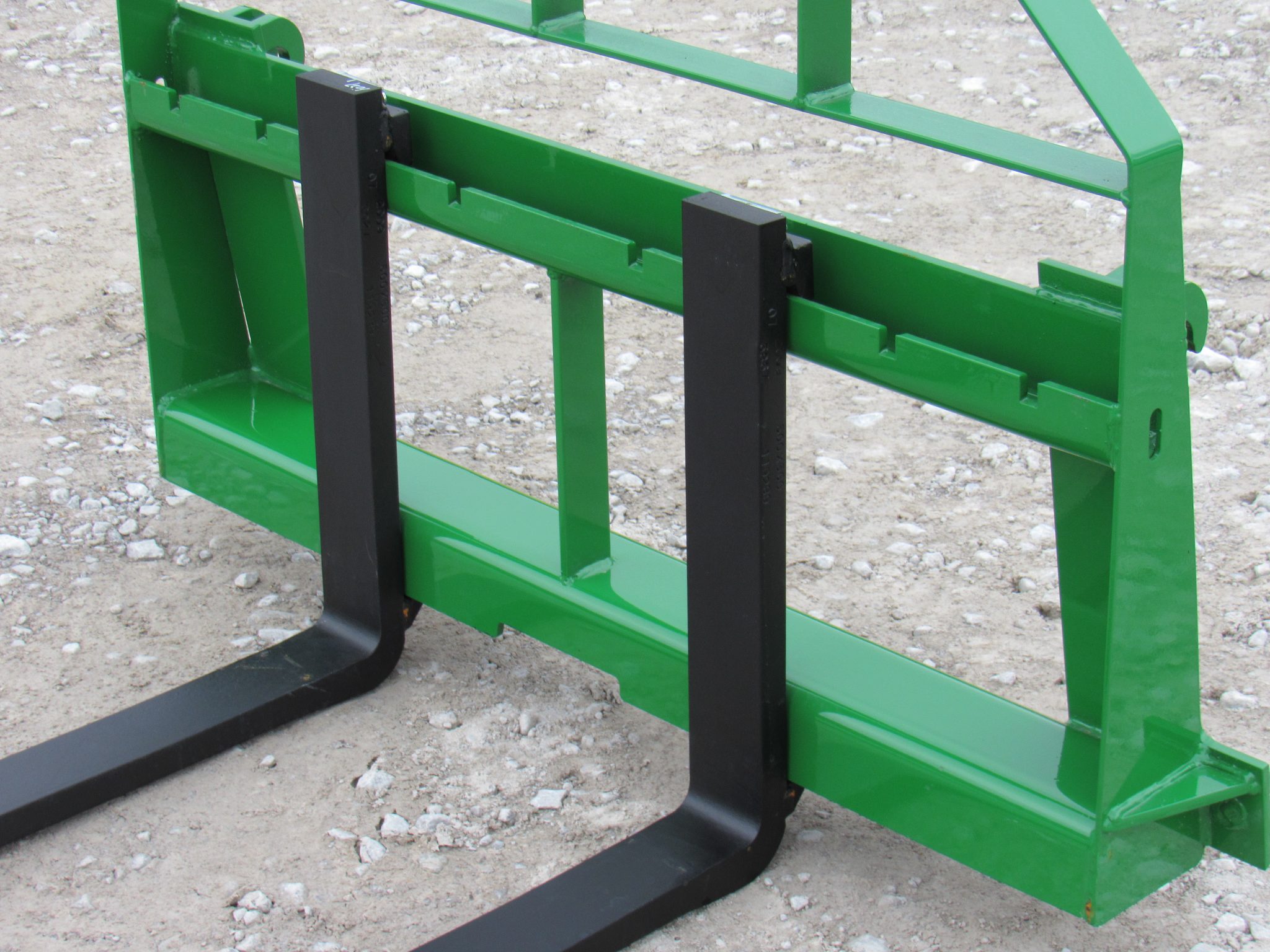 Compact Tractor Pallet Fork Frame with 42″ 2,200 Pound Pallet Forks