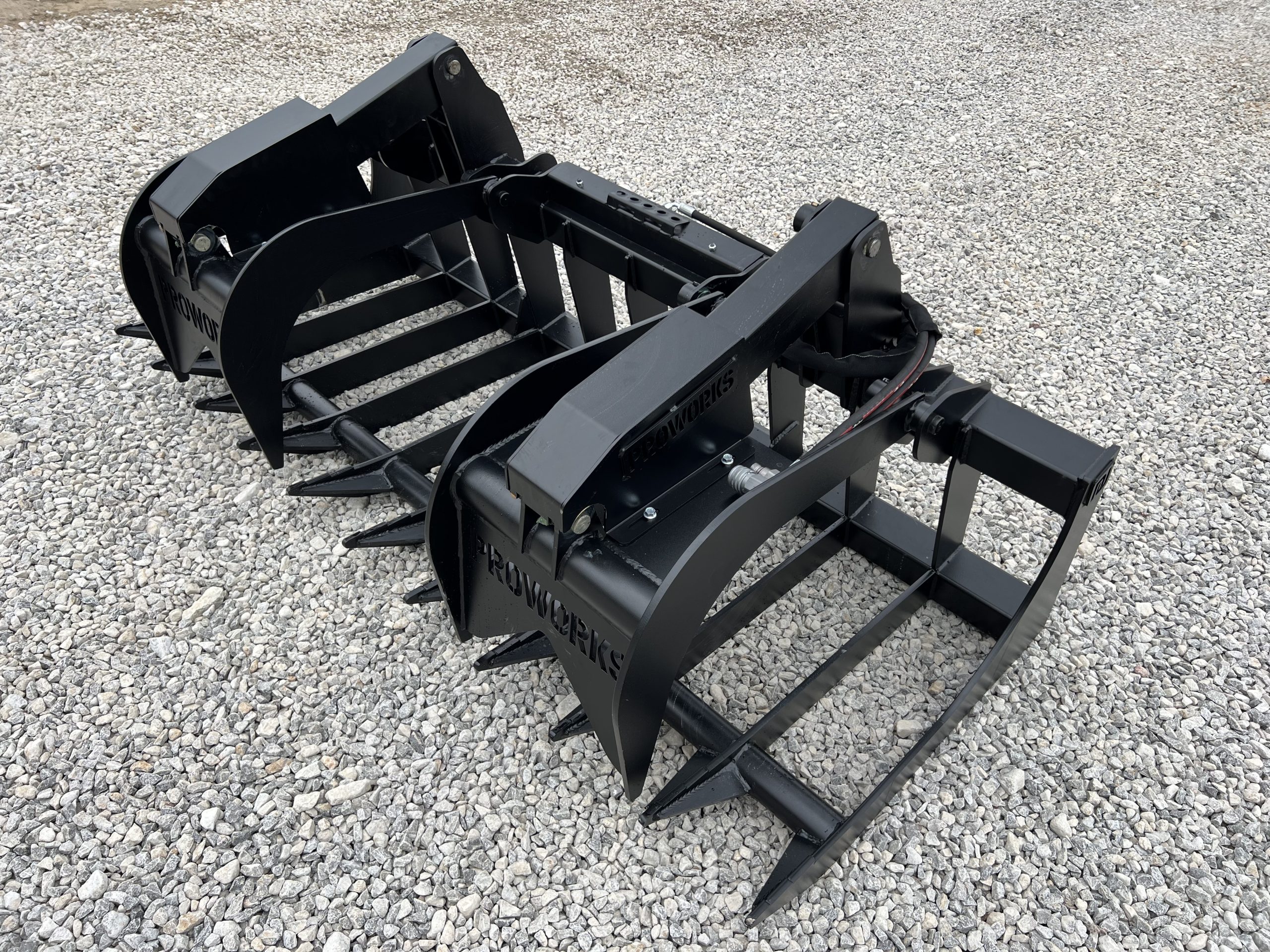 84" Heavy Duty Dual Cylinder Root Bucket Grapple Attachment Fits Skid Steer Quick Attach - Image 3