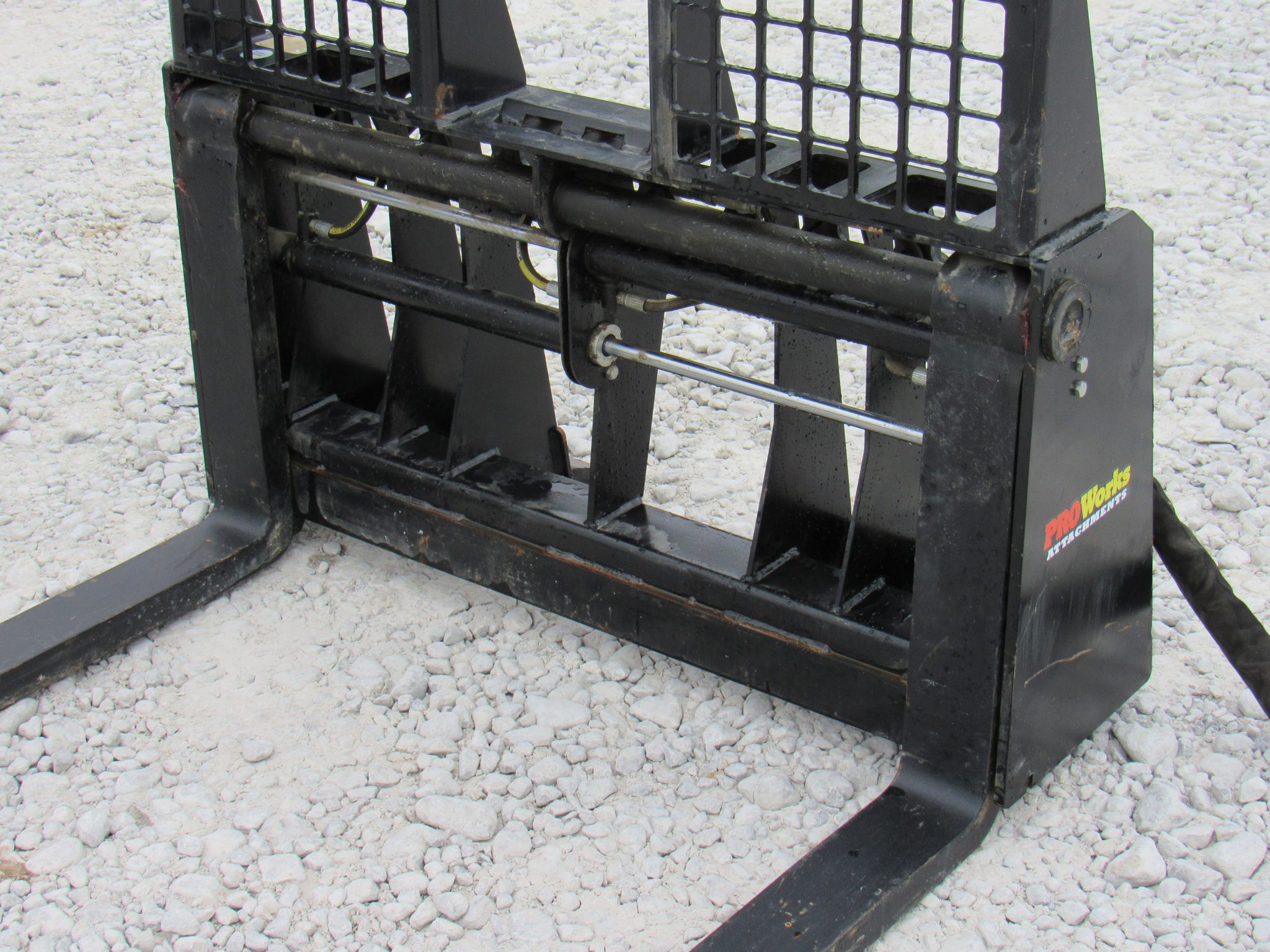48″ Hydraulic Sliding Walk Through Pallet Fork Set Skid Steer Quick