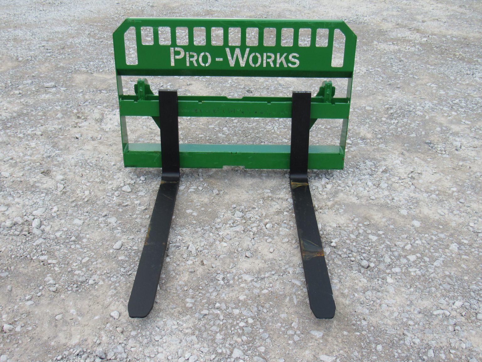 Extreme Duty Pallet Fork Frame with 48″ 4,000 Pound Pallet Forks Fits