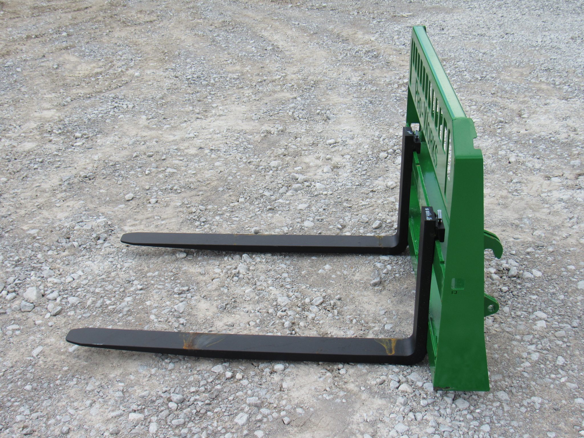 Extreme Duty Pallet Fork Frame with 48″ 4,000 Pound Pallet Forks Fits Euro Global Quicke Loader