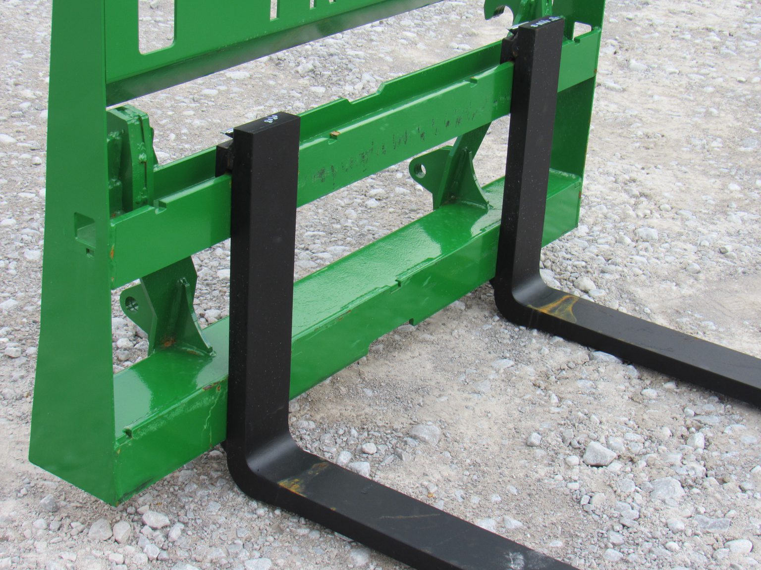 Extreme Duty Pallet Fork Frame with 48″ 4,000 Pound Pallet Forks Fits Euro Global Quicke Loader