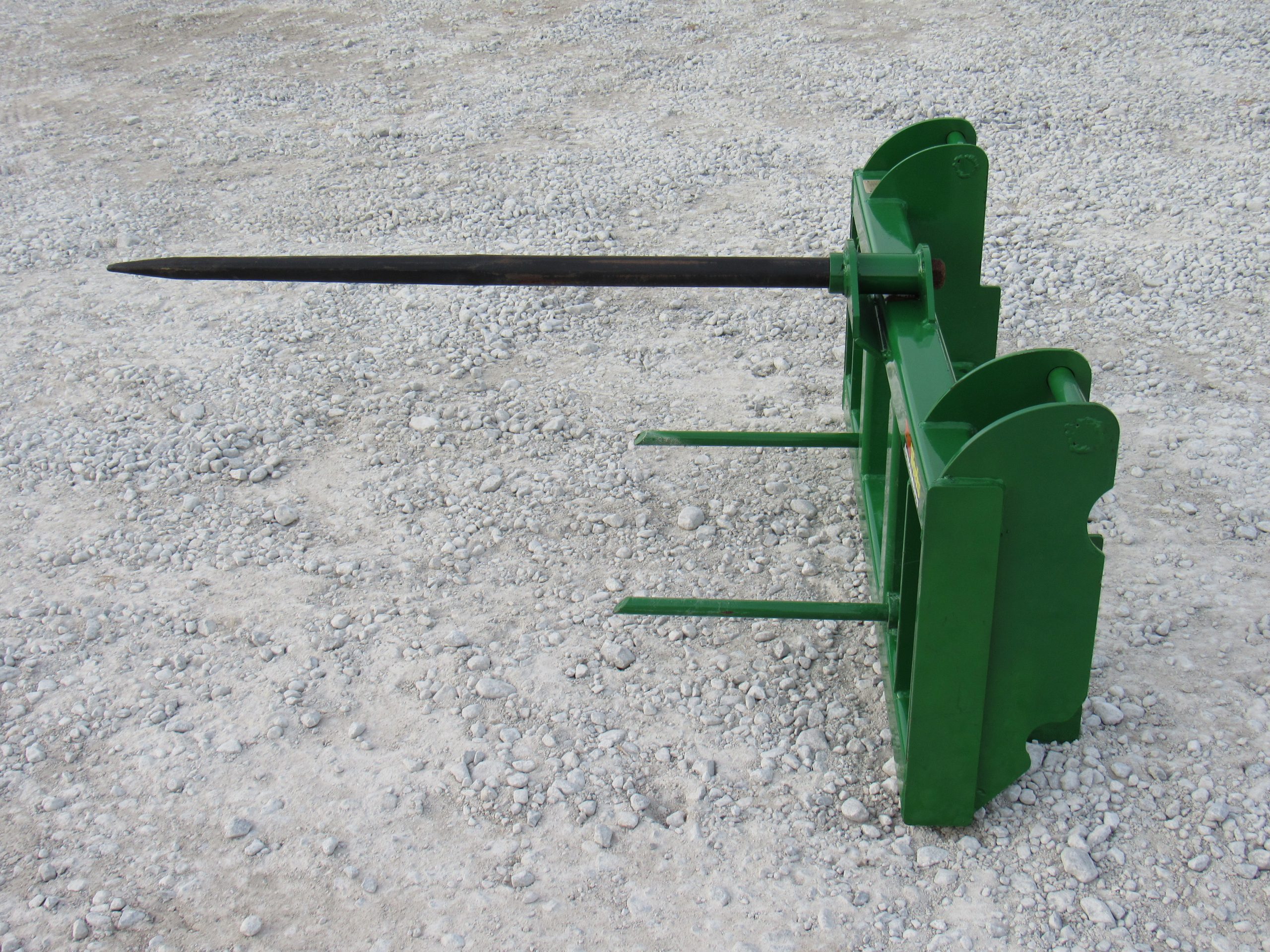 Hay Spear Attachment Fits John Deere 600/700 Series Loader – Skid