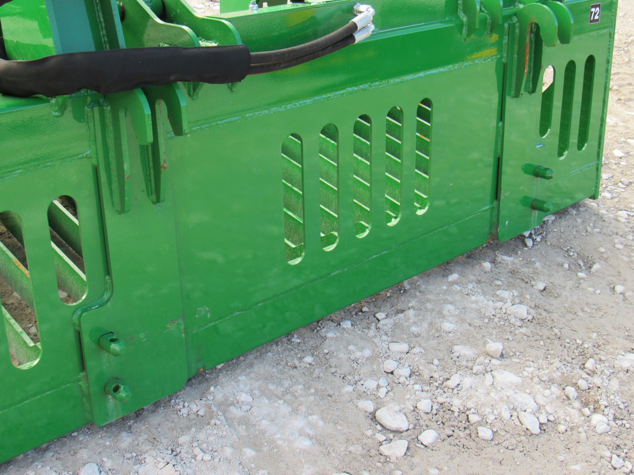 72″ Severe Duty Rock Bucket Grapple with Teeth Fits John Deere Loader