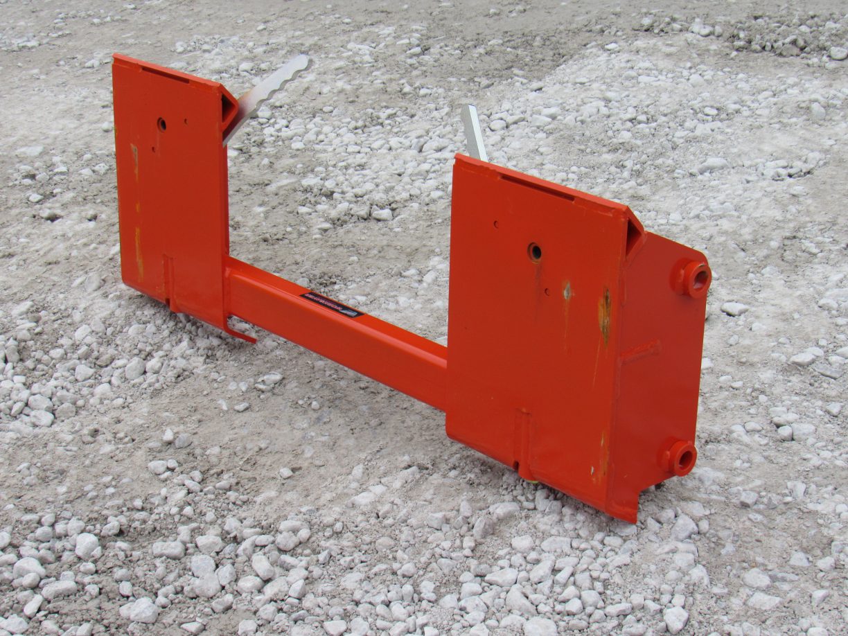Kubota LA350 LA401 LA452 to Skid Steer Quick Attach Adapter 832810 Skid Steer Attachment Depot