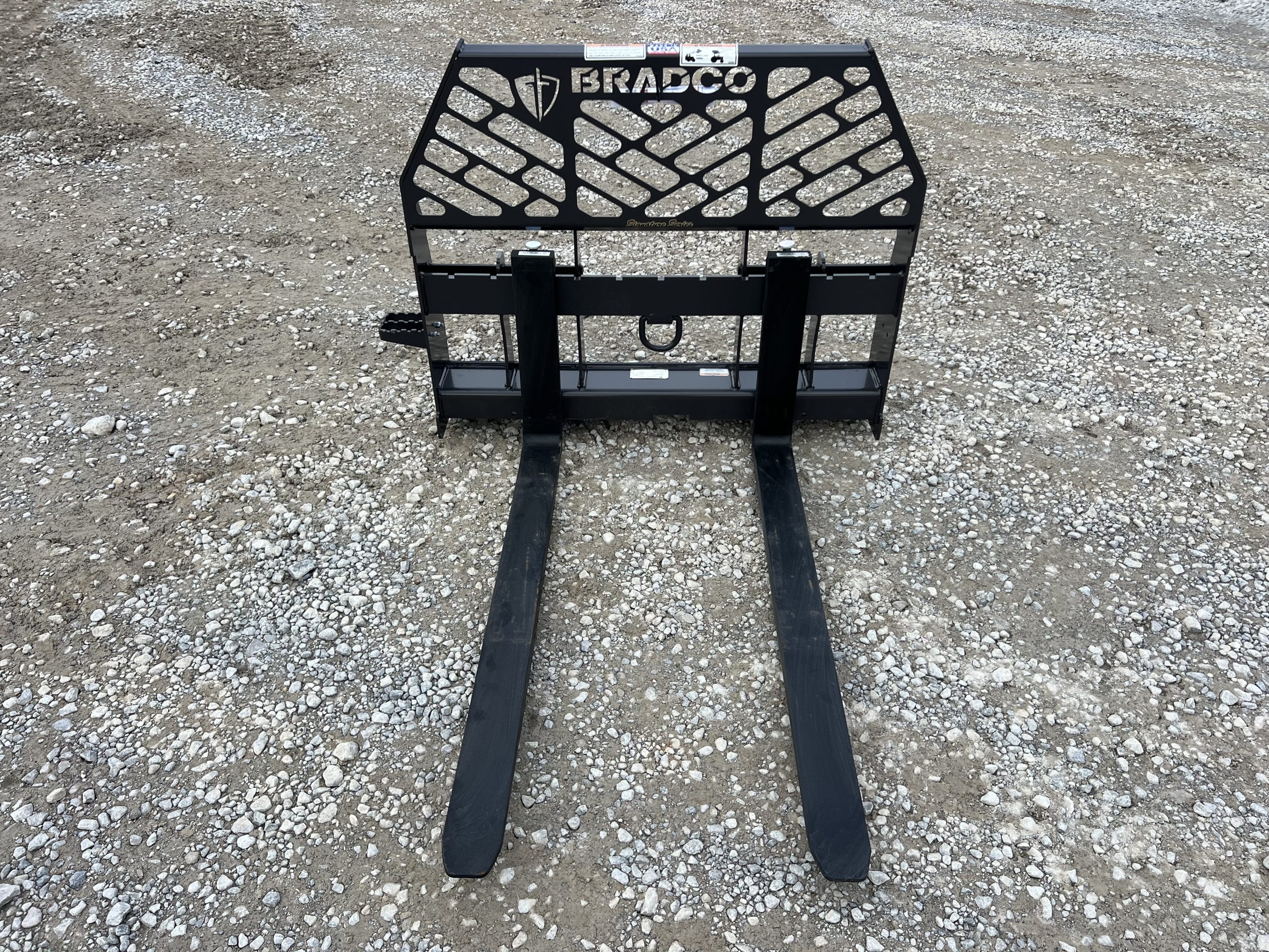 Bradco Signature Series Pallet Fork Frame with 48" 5,500 Pound Pallet Forks - Image 3