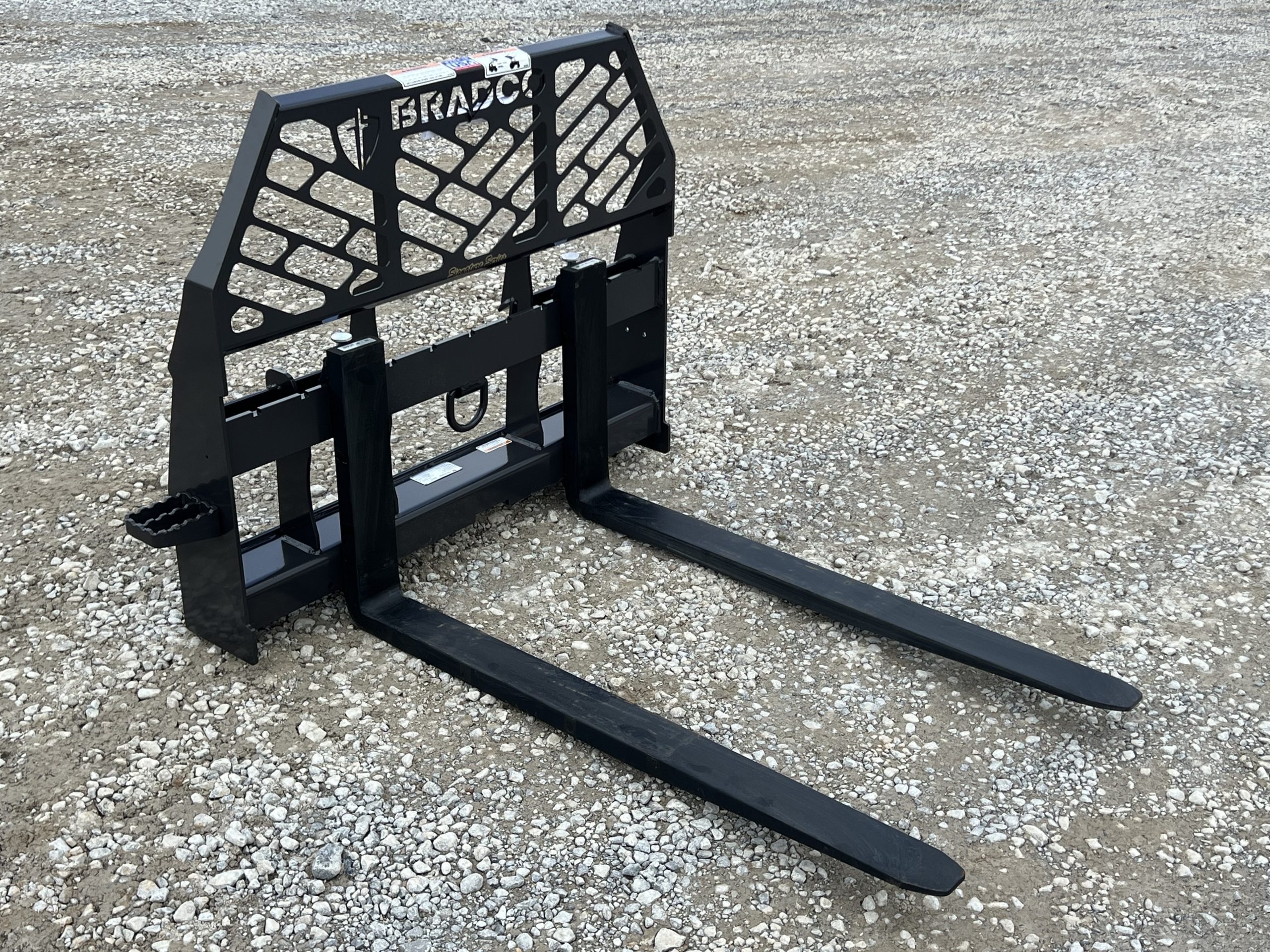 Bradco Signature Series Pallet Fork Frame with 48" 5,500 Pound Pallet Forks - Image 4