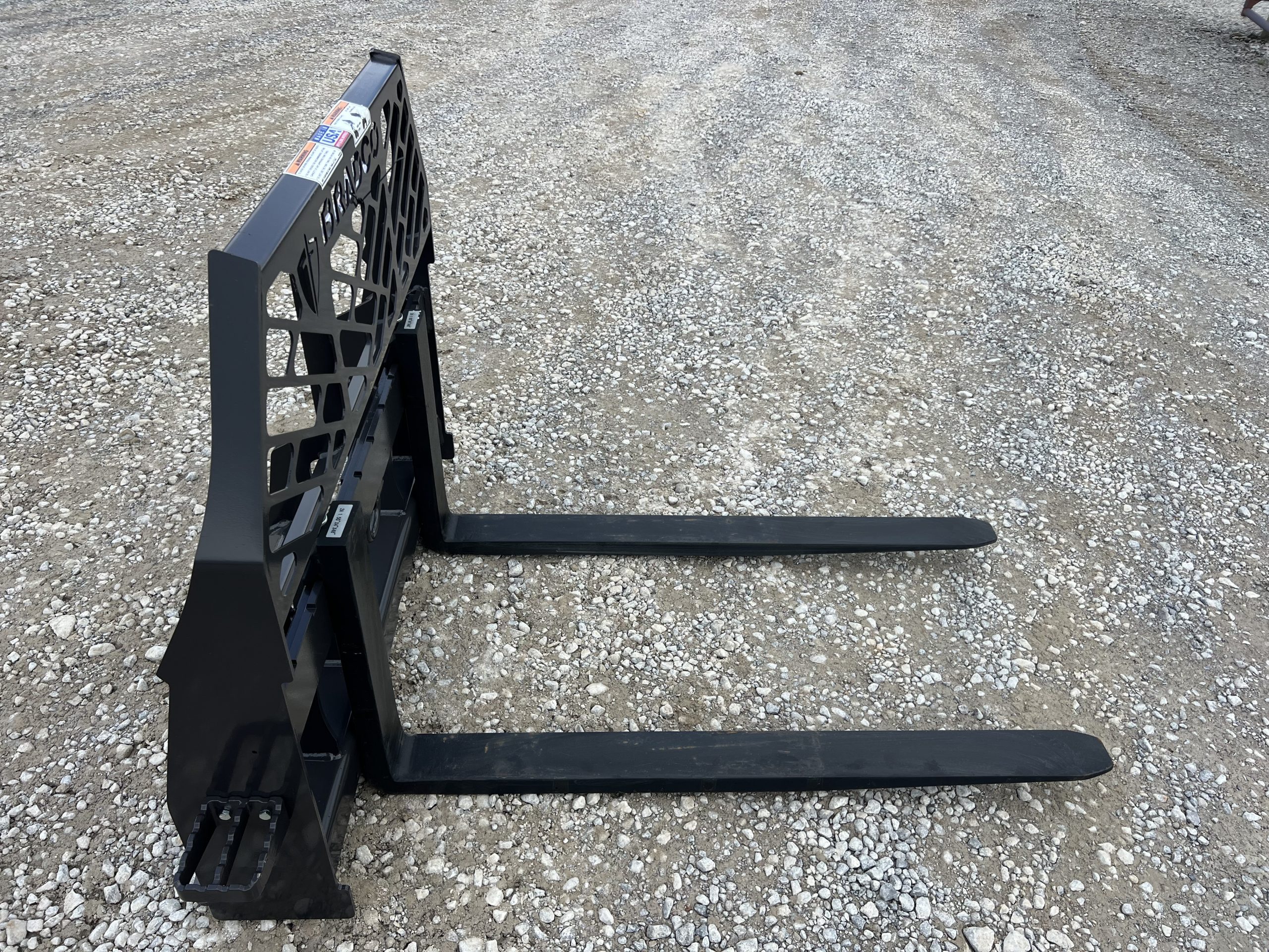 Bradco Signature Series Pallet Fork Frame with 48" 5,500 Pound Pallet Forks - Image 5