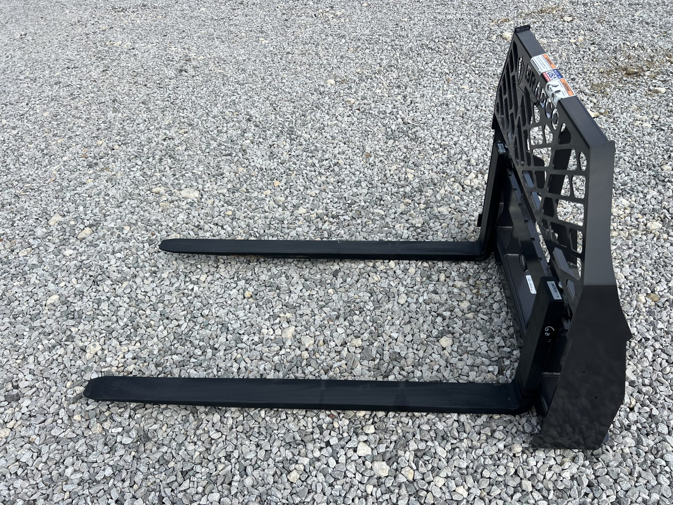 Bradco Signature Series Pallet Fork Frame with 60" 5,500 Pound Pallet Forks - Image 10