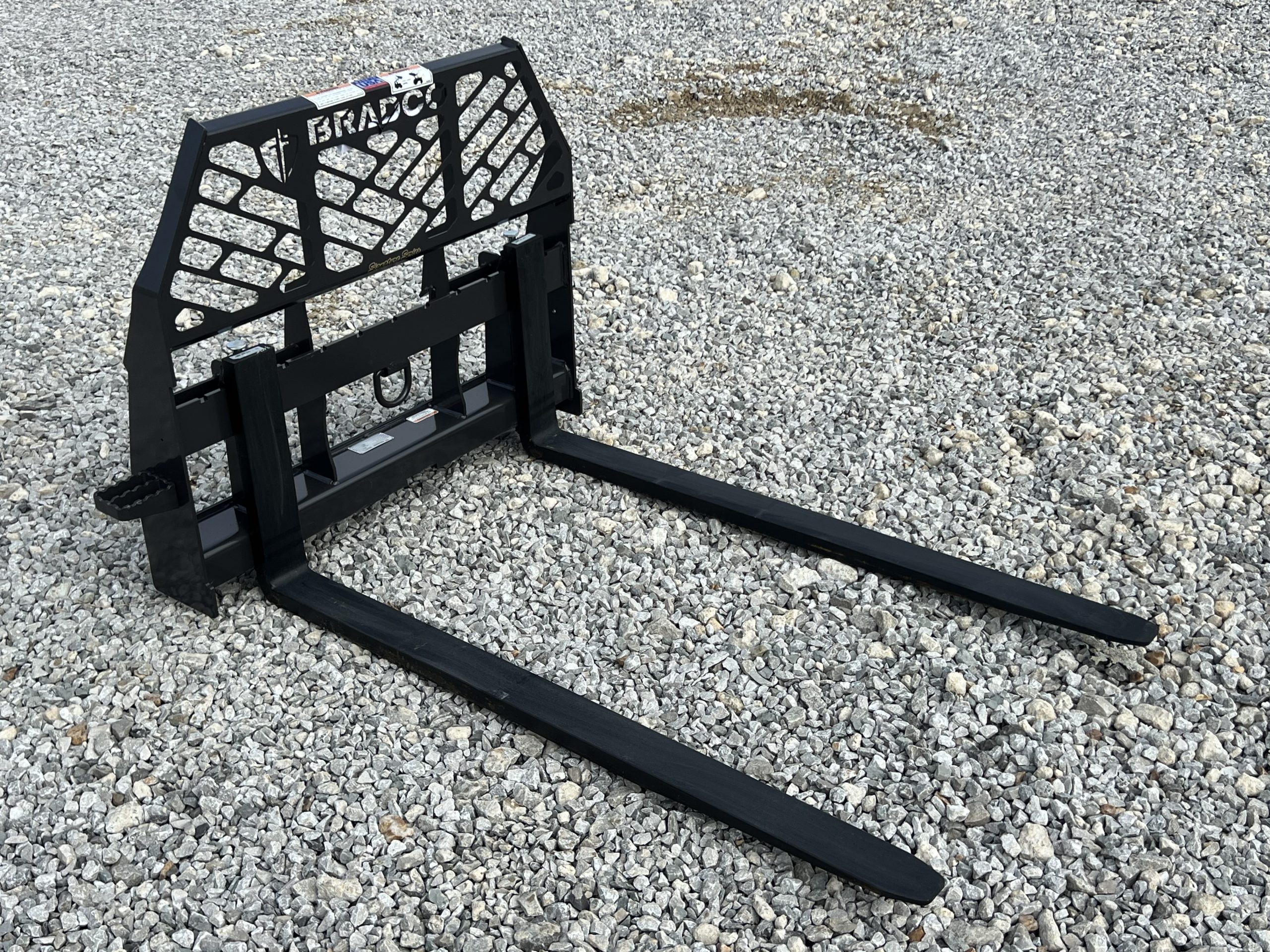 Bradco Signature Series Pallet Fork Frame with 60" 5,500 Pound Pallet Forks - Image 3