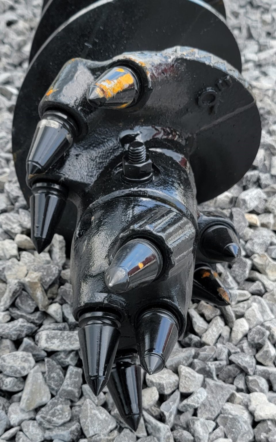 Danuser 9″ x 48″ Bullet Rock Auger Bit, 2″ Hex Collar 200161 Skid