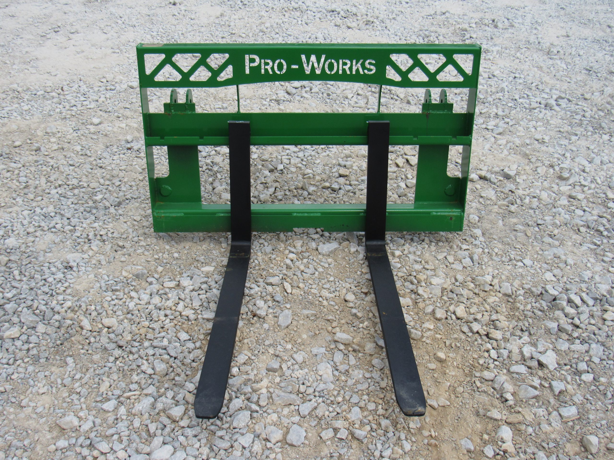 Compact Tractor Pallet Fork Frame with 42″ 2,200 Pound Pallet Forks