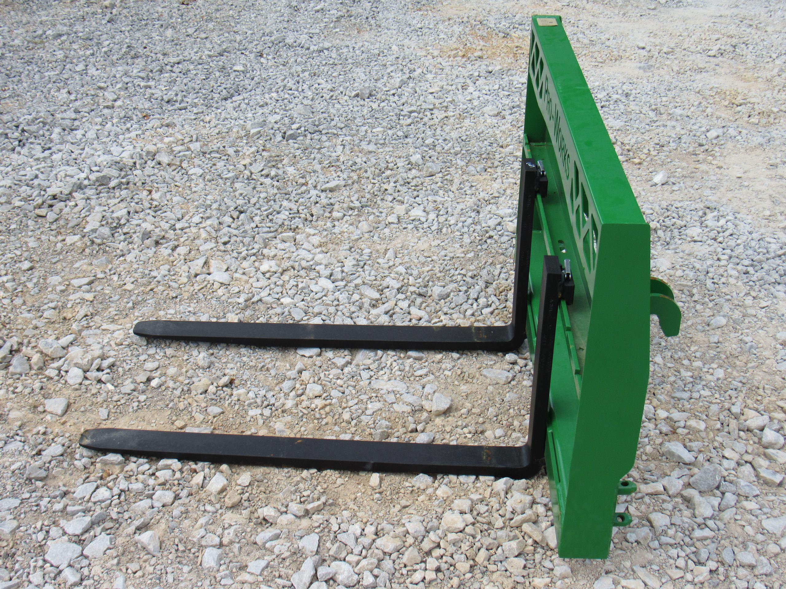 Compact Tractor Pallet Fork Frame with 42″ 2,200 Pound Pallet Forks