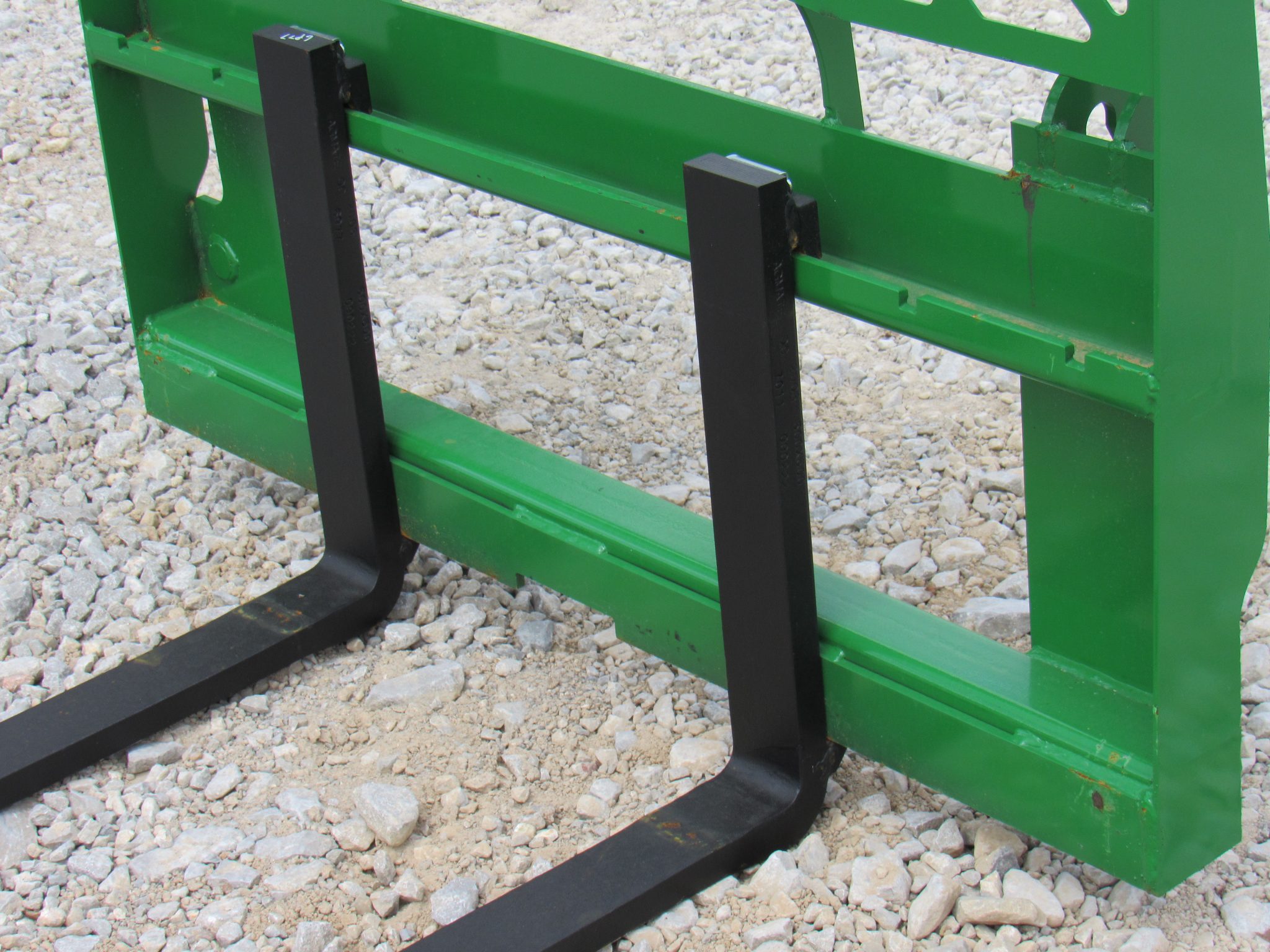 Compact Tractor Pallet Fork Frame with 42″ 2,200 Pound Pallet Forks