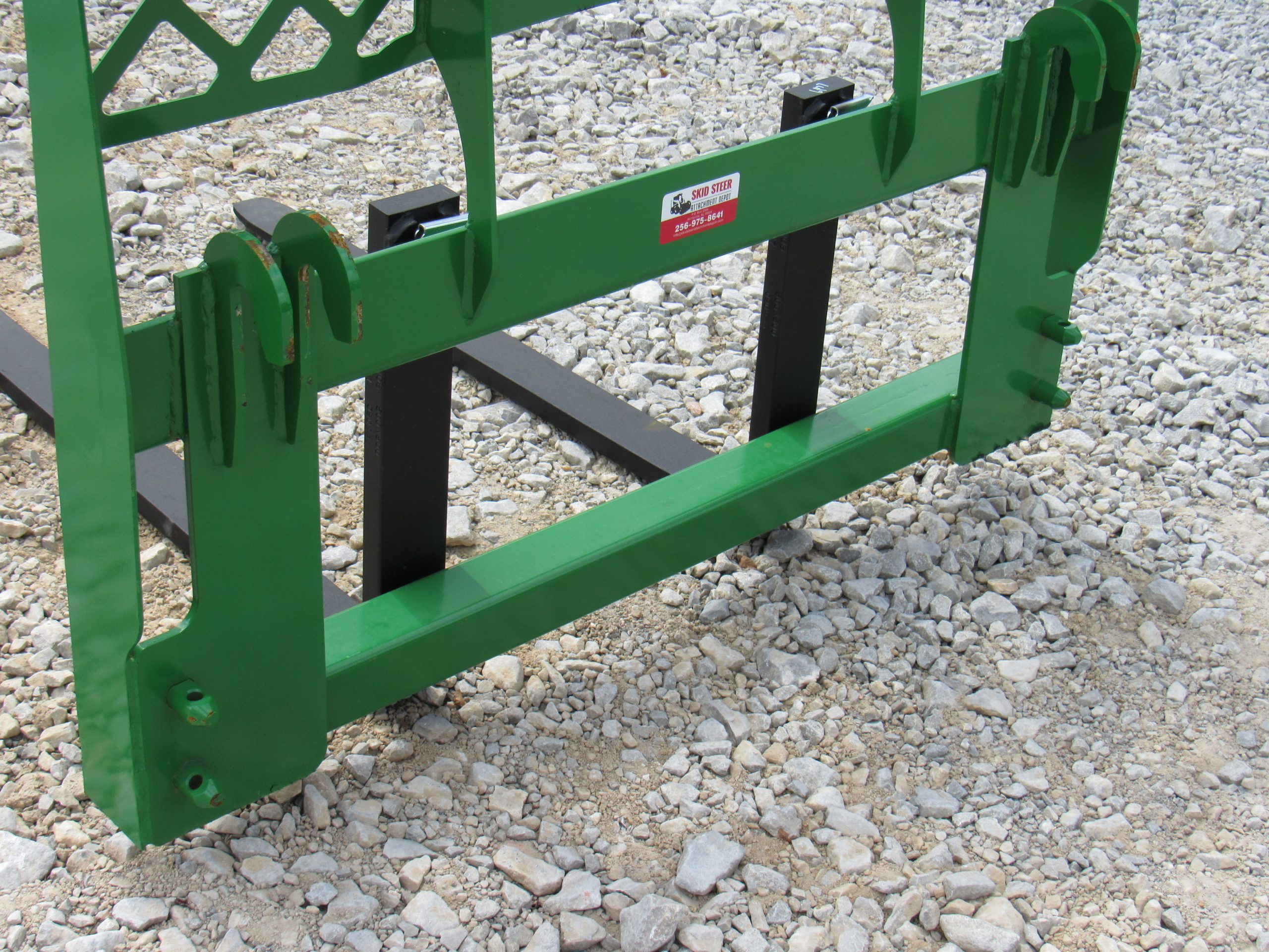 Compact Tractor Pallet Fork Frame with 42″ 2,200 Pound Pallet Forks
