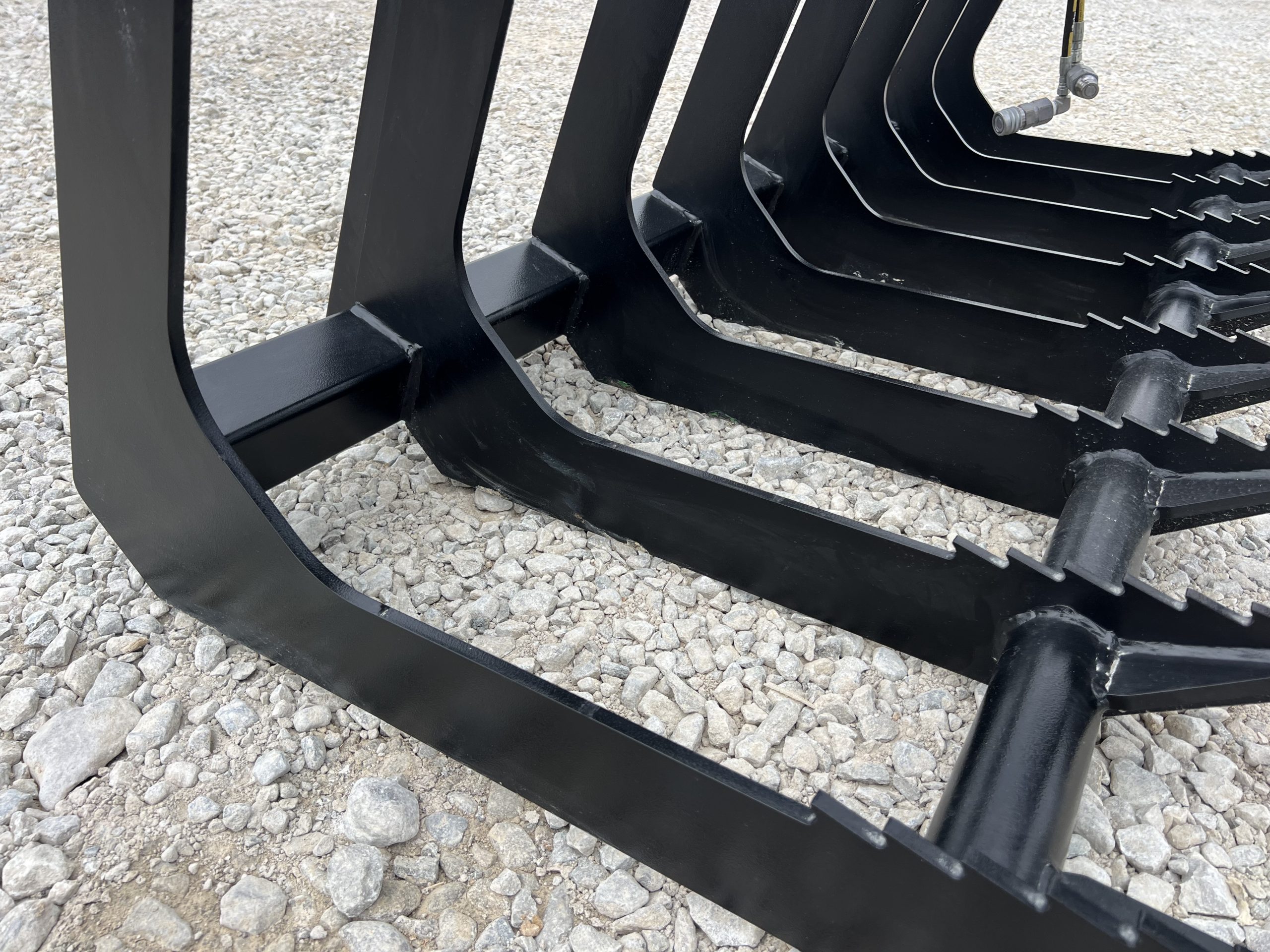 66″ Dual Cylinder Root Bucket Grapple Attachment with Grease Fittings Fits Skid Steer Quick Attach - Image 12