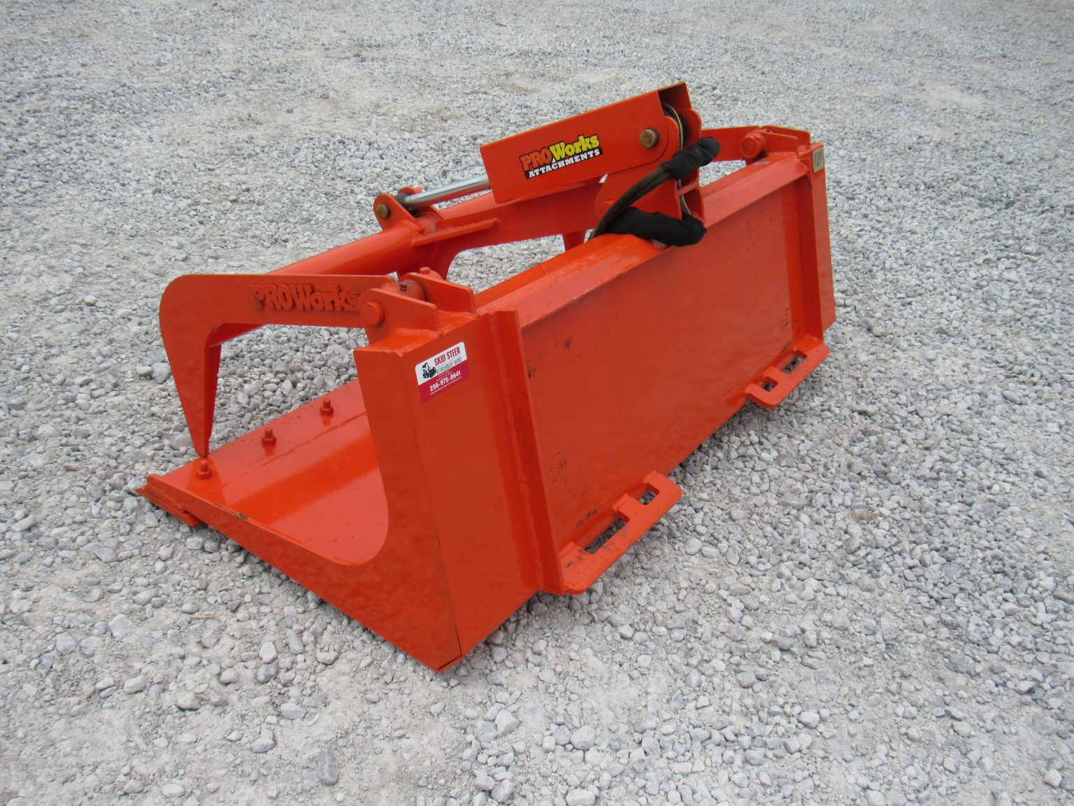 60″ Compact Tractor Single Cylinder Solid Bottom Bucket Grapple with Grease Fittings Fits Skid
