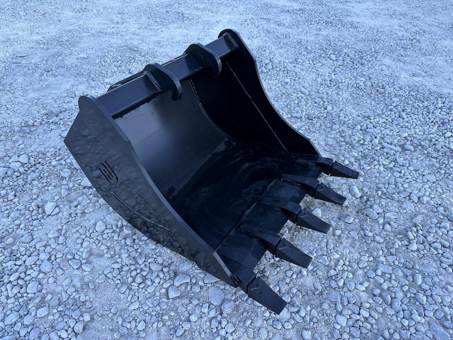 30″ Tooth Excavator Bucket Fits Bobcat Quick X Change for 10,000