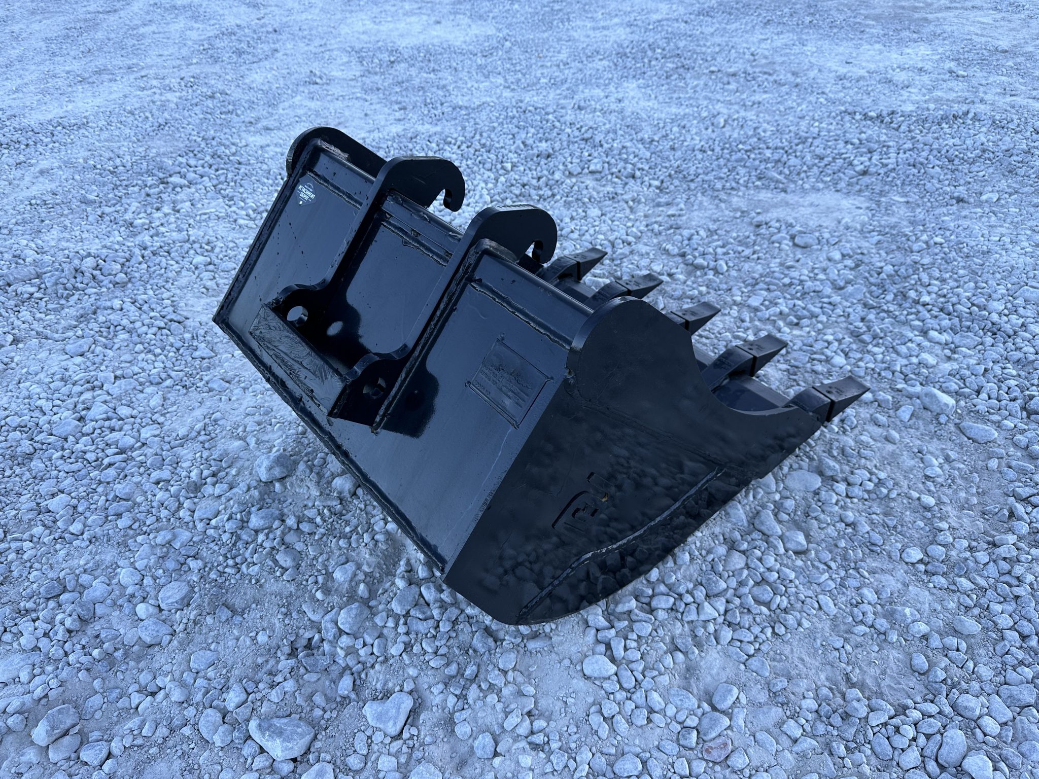 30″ Tooth Excavator Bucket Fits Bobcat Quick X Change for 10,000
