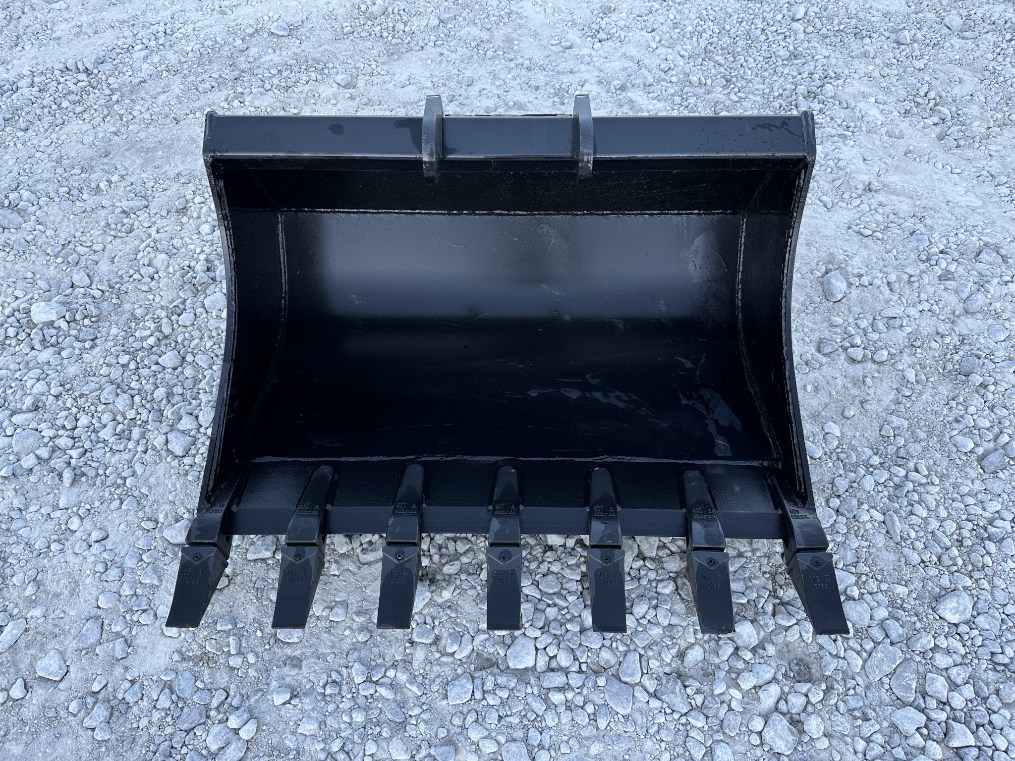 38″ Tooth Cemetery Excavator Bucket Fits Bobcat X Change for 10,000