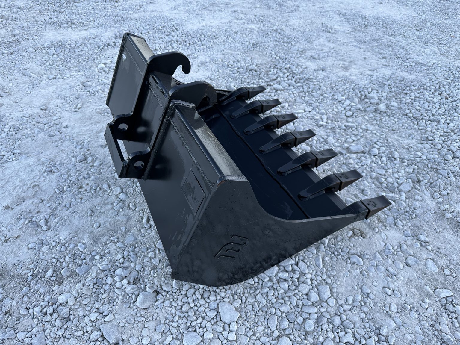 38″ Tooth Cemetery Excavator Bucket Fits Bobcat X Change for 10,000 14,000 lb Skid Steer