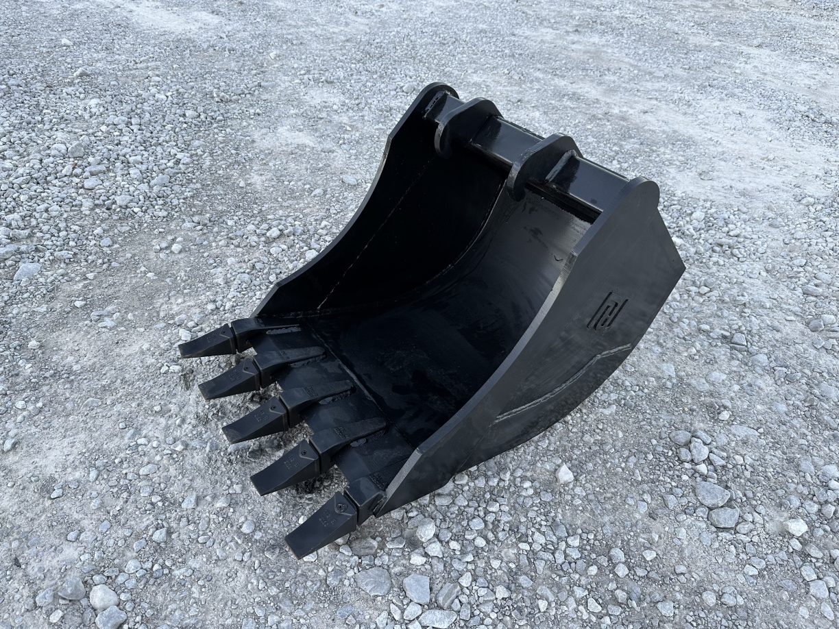 24″ Tooth Excavator Bucket Fits Bobcat Quick X Change for 10,000