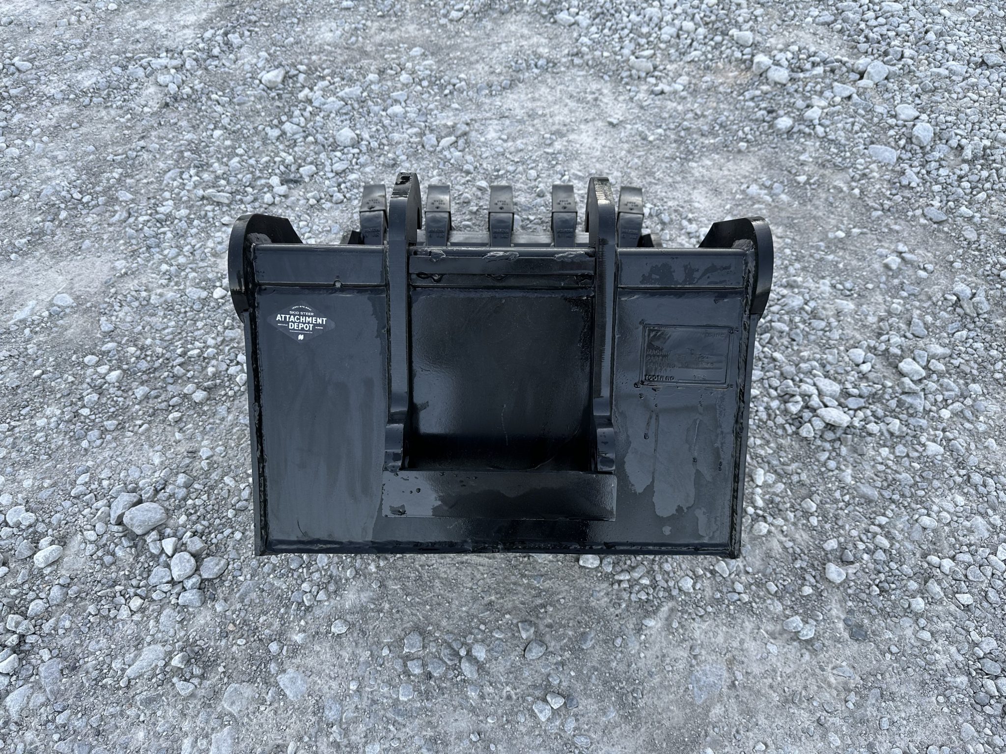 24″ Tooth Excavator Bucket Fits Bobcat Quick X Change for 10,000