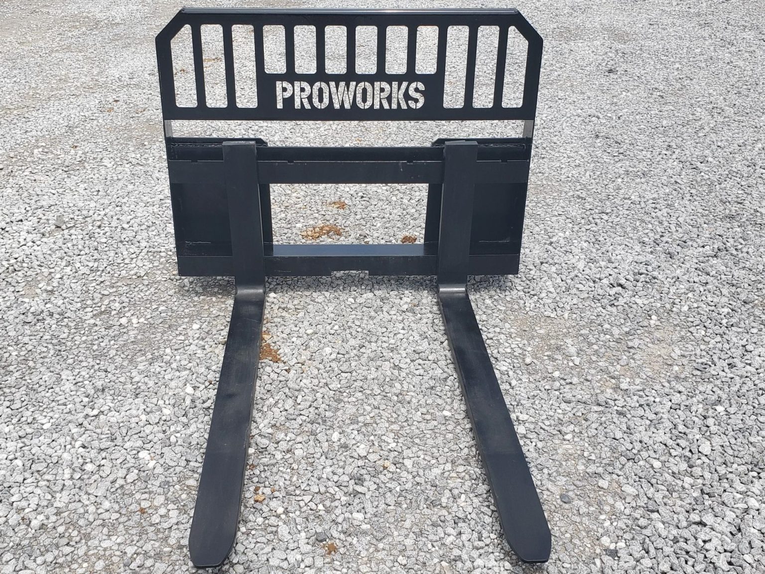 Heavy Duty Pallet Fork Frame with 48″ 5,500 Pound Pallet Forks Fits