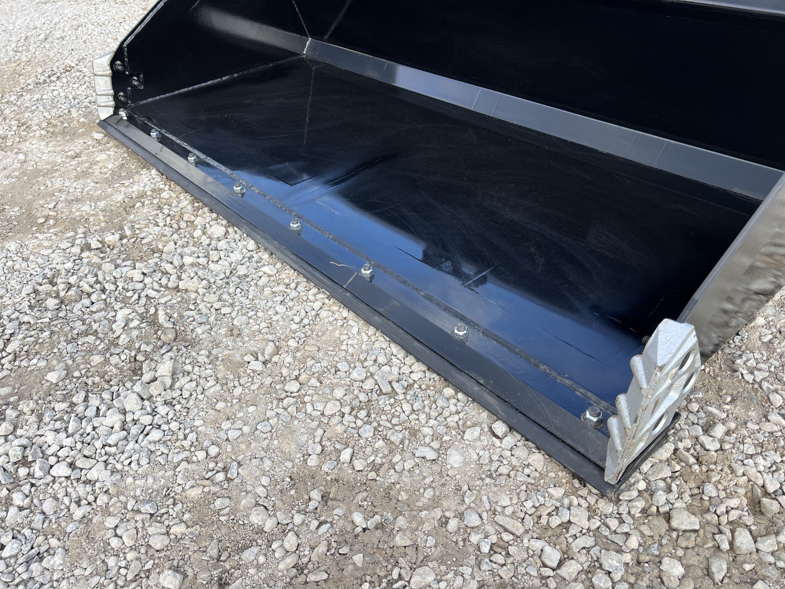 80" Severe Duty Low Profile Smooth Bucket with Bolt on Edge and Side Cutters Attachment Fits Skid Steer - Image 9