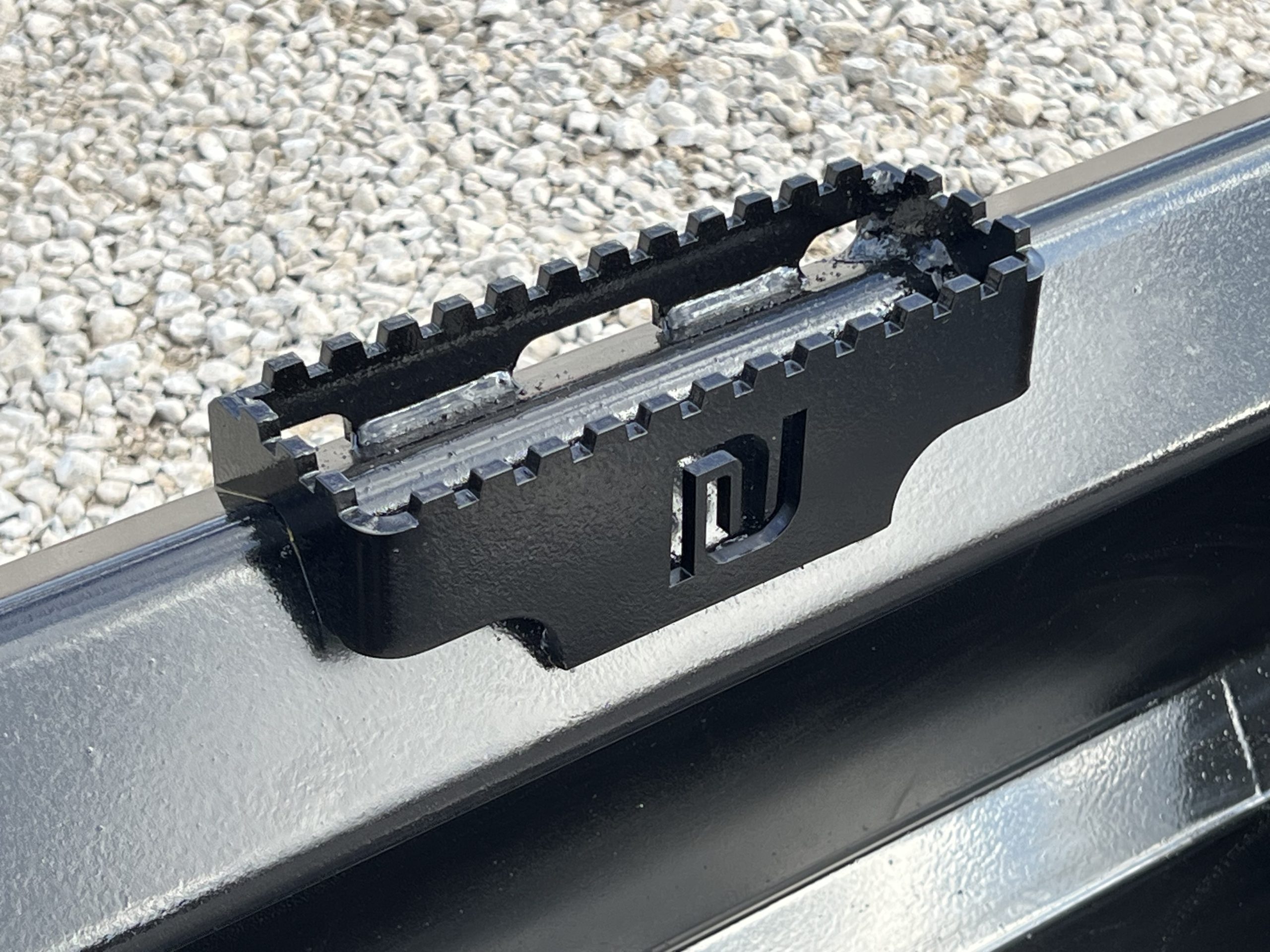 80" Severe Duty Low Profile Smooth Bucket with Bolt on Edge and Side Cutters Attachment Fits Skid Steer - Image 10