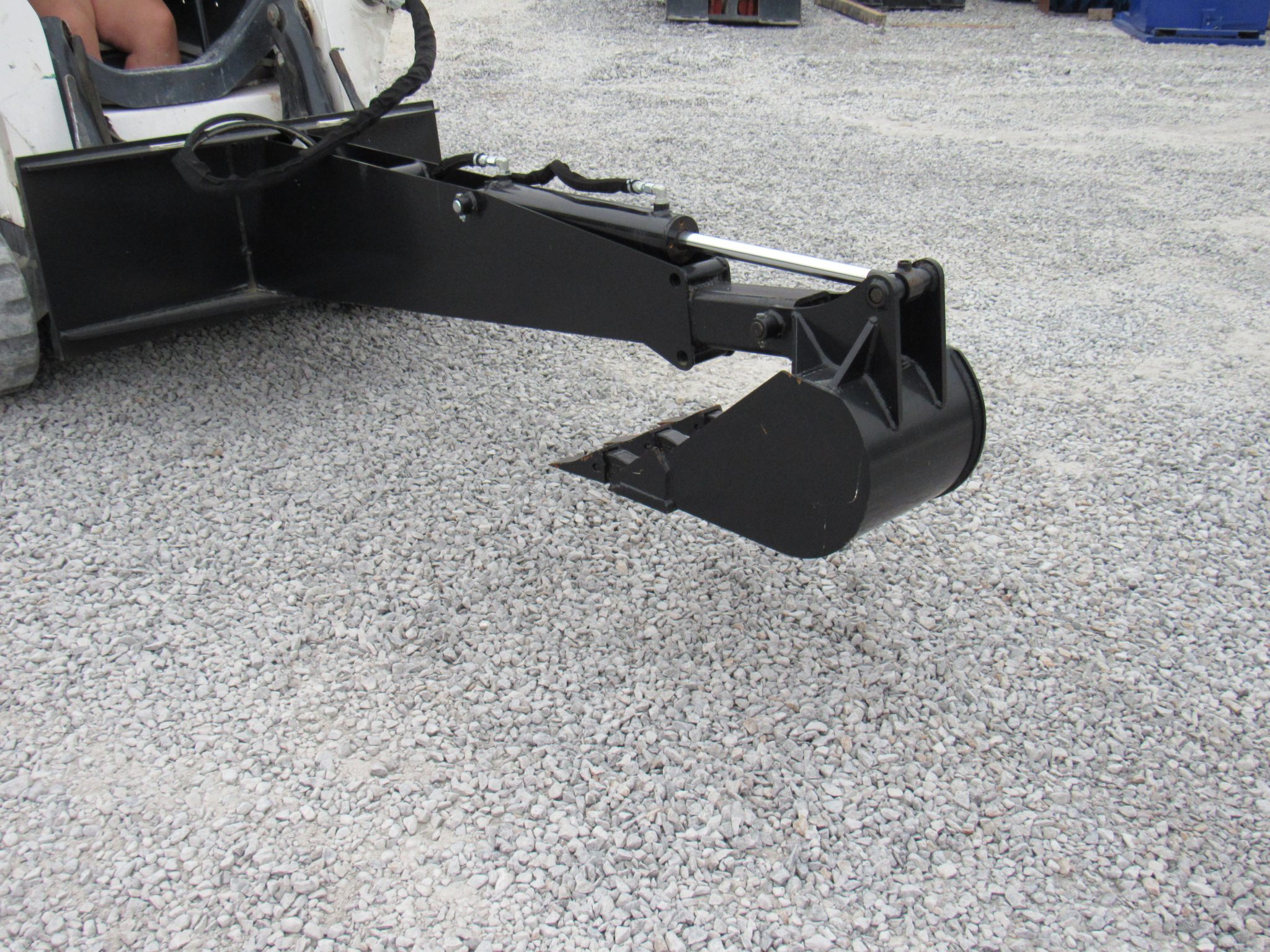 Stiff Arm Backhoe Attachment with 12″ Tooth Trench Bucket Fits Skid