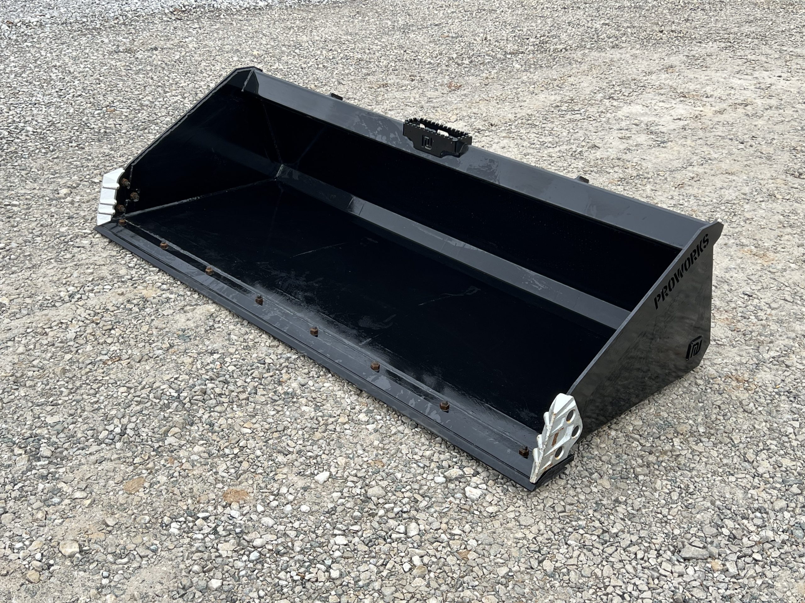 84" Severe Duty Low Profile Smooth Bucket with Bolt on Edge and Side Cutters Attachment Fits Skid Steer - Image 3