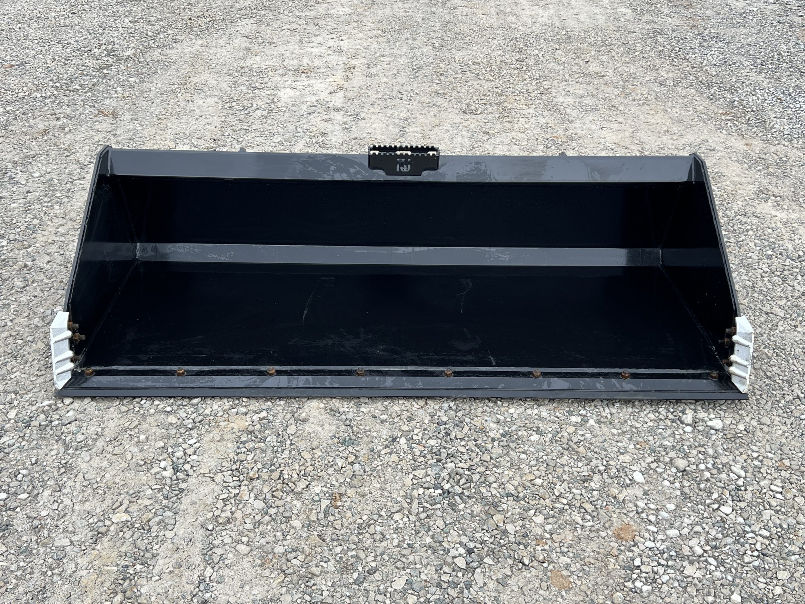 84" Severe Duty Low Profile Smooth Bucket with Bolt on Edge and Side Cutters Attachment Fits Skid Steer - Image 2