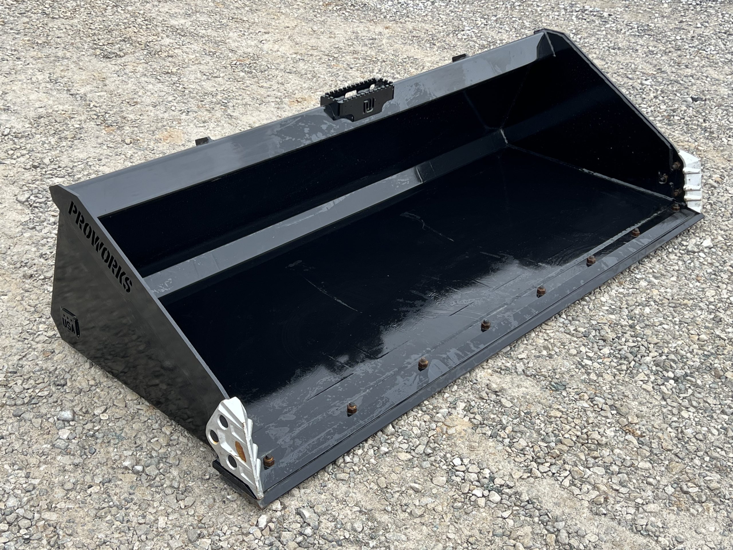 84" Severe Duty Low Profile Smooth Bucket with Bolt on Edge and Side Cutters Attachment Fits Skid Steer