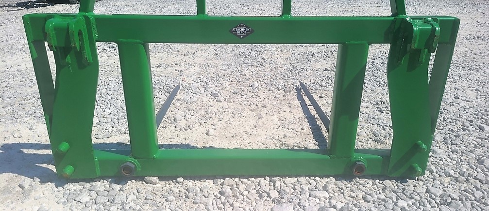 Hay Spear Attachment Fits John Deere 600/700 Series Loader – Skid