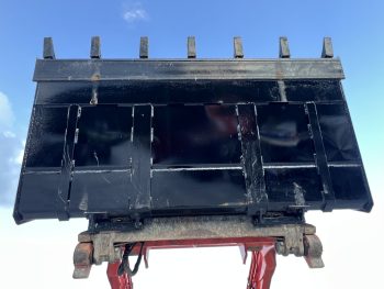 XHD 73" Severe Duty Tooth Bucket with Side Cutters Fits Compact Track Loader - Image 14