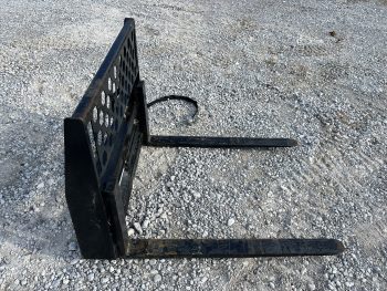 48" Hydraulic Pallet Forks Fork Positioner Fits Skid Steer Tractor Quick Attach - Image 4