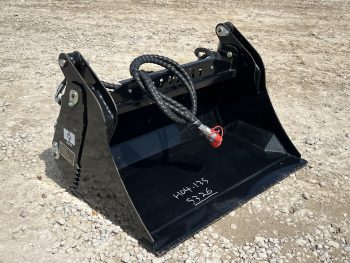 39" 4-IN-1 Multi Purpose Smooth Bucket Attachment Fits Mini Skid Steer Universal - Image 3