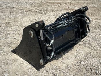 39" 4-IN-1 Multi Purpose Smooth Bucket Attachment Fits Mini Skid Steer Universal - Image 8