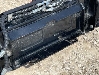 39" 4-IN-1 Multi Purpose Smooth Bucket Attachment Fits Mini Skid Steer Universal - Image 9