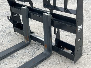 48" Long 4,000 lb Bobcat Heavy Duty Pallet Fork Loader Skid Steer Attachment - Image 9