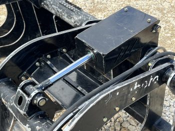 2023 80" RG3080 Root Rake Grapple Attachment Dual Cylinder Fits Kubota Skid Steer - Image 11