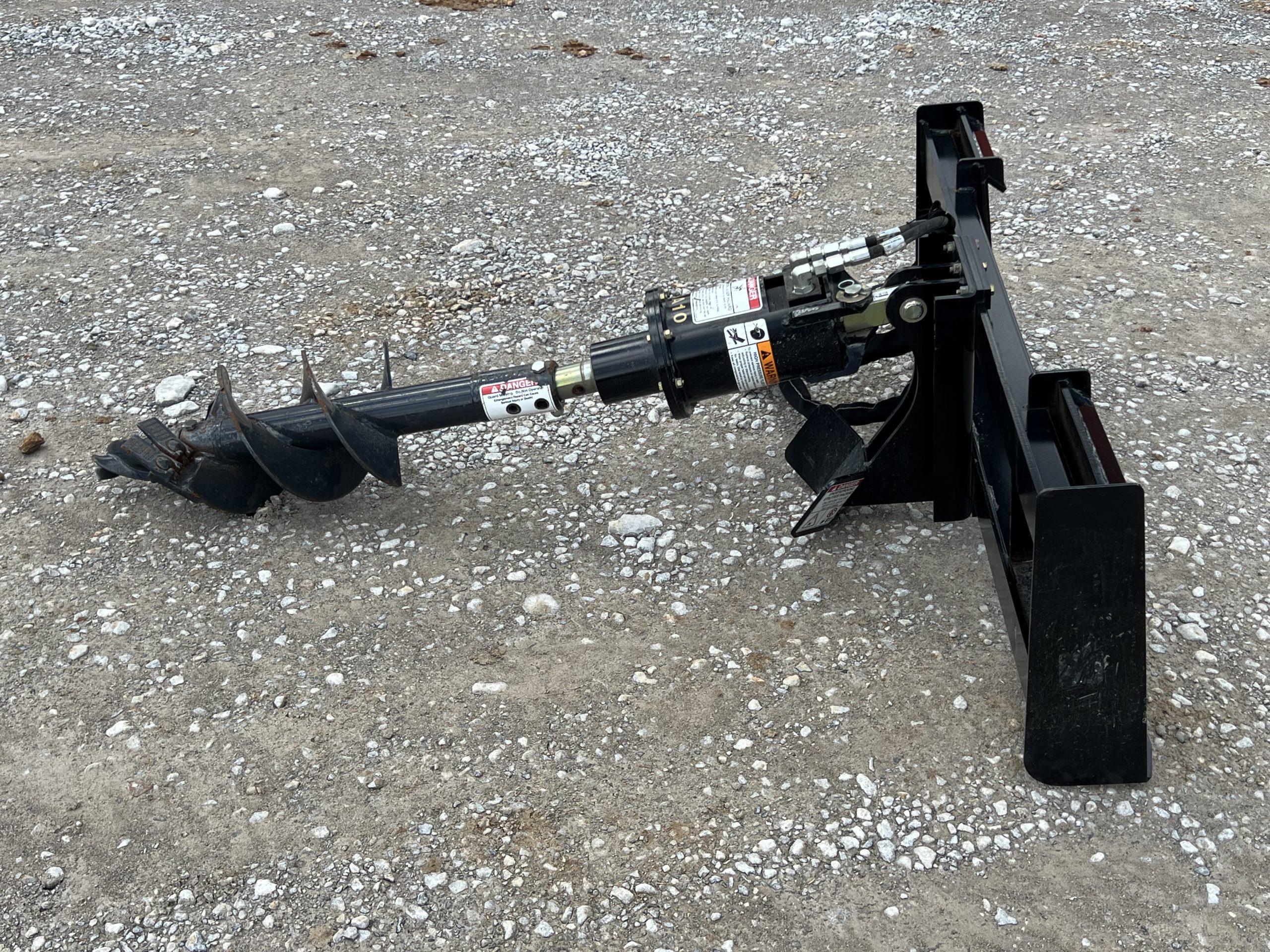 2023 Land Pride SA10 Hydraulic Post Hole Digger Auger Compact Tractor Attachment - Image 8