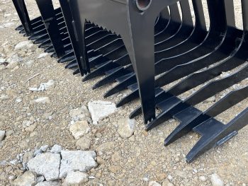 Virnig 60" V30 Skeleton Rock Bucket Grapple Fits Compact Tractor Quick Attach - Image 9