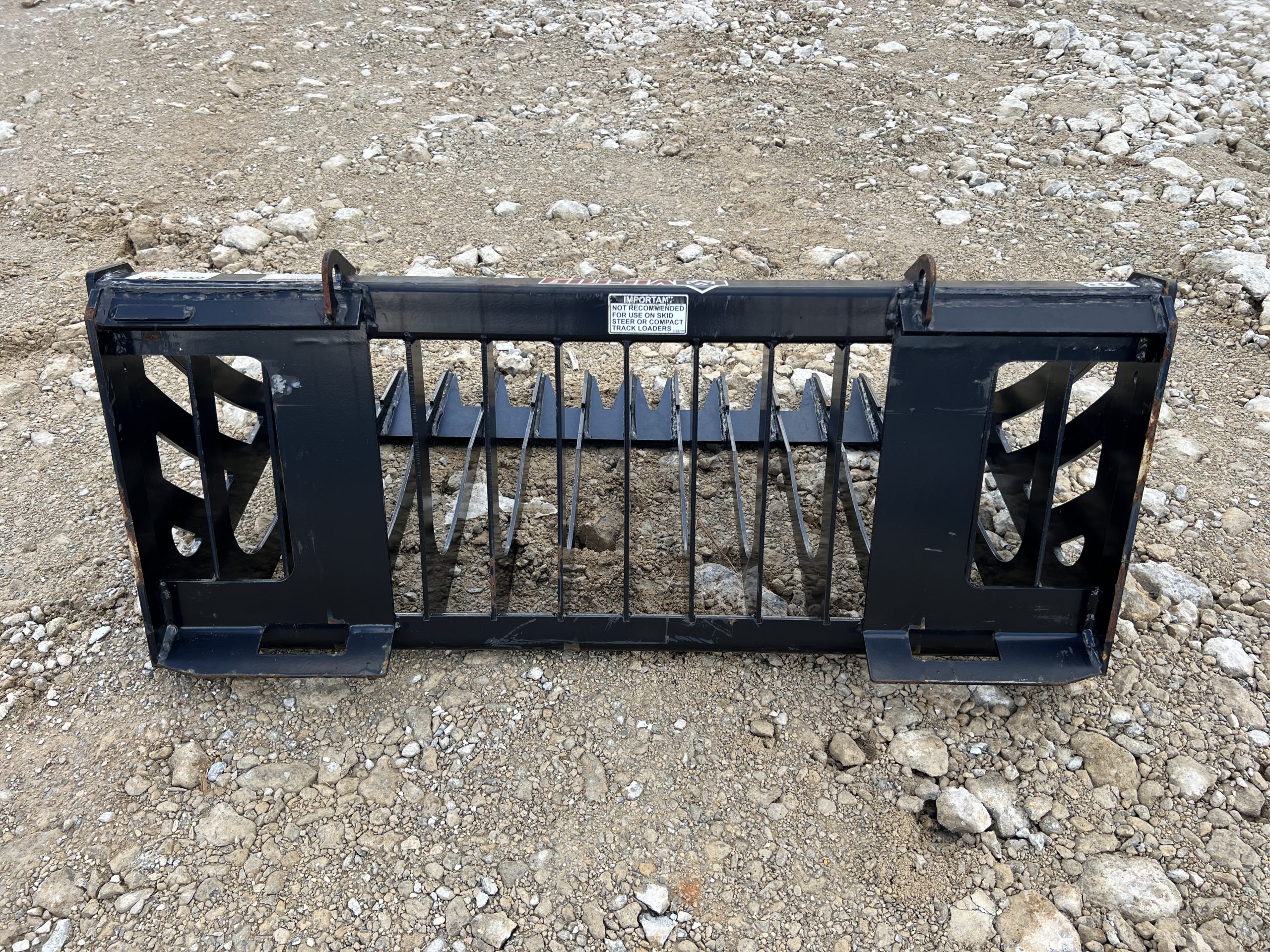 Virnig 48" V30 Skeleton Rock Bucket Attachment Fits Compact Tractor Quick Attach - Image 6